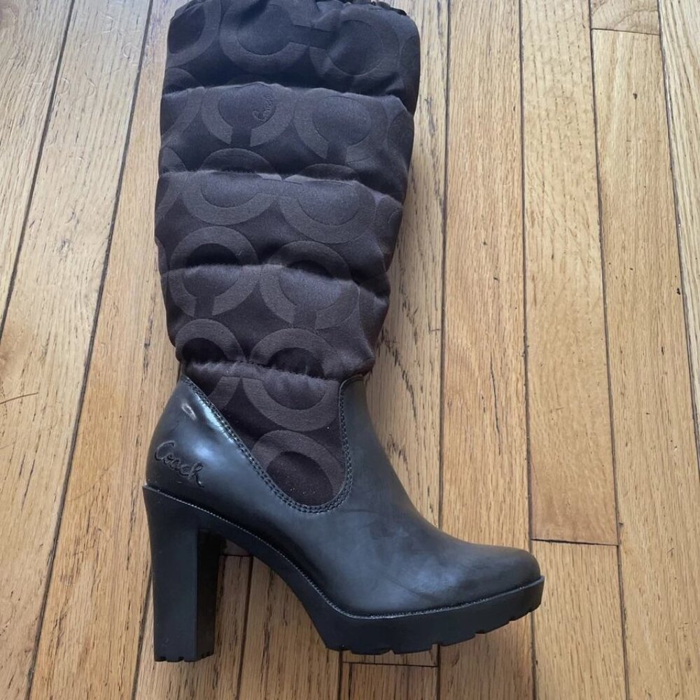 COACH Loryn Rain Boots Quilted High Heel Brown Logo Fabric SZ 5 1/2 - in box - Picture 11 of 14